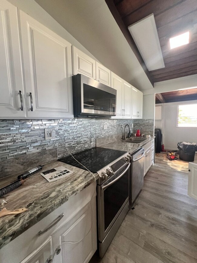 Building Photo - Scenic Island Living with Unmatched Conven...