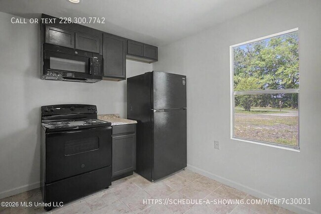Building Photo - 9424 Daisy Vestry Rd