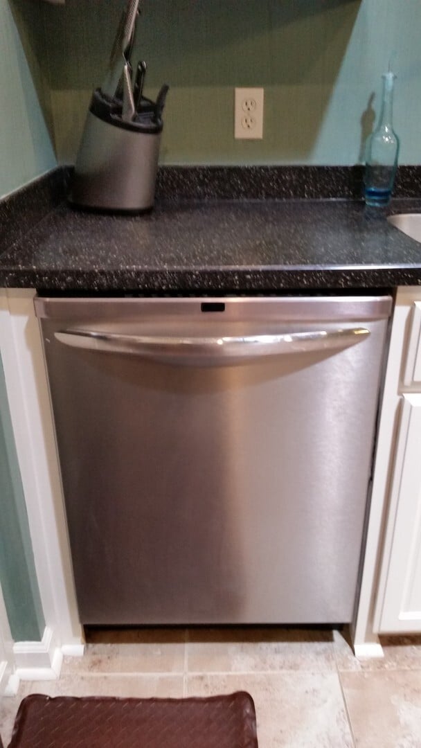 Building Photo - Charming Single Story Brick Home