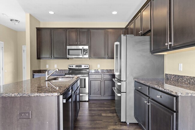 Building Photo - 224 Admiral Ct
