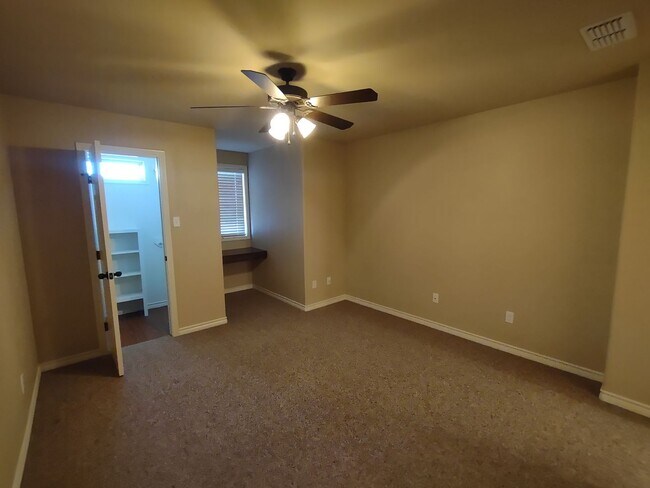 Building Photo - Prestigious 3/3/2 Home in Lubbock Cooper School District.