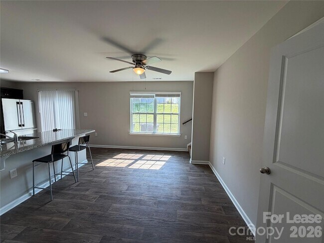 Building Photo - 4265 Long Arrow Dr