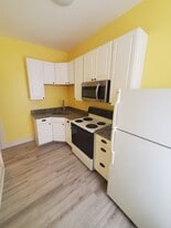 Building Photo - 364 N York St