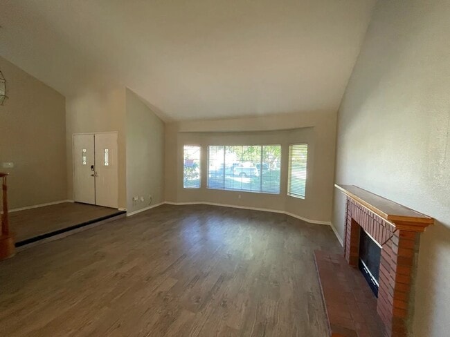 Building Photo - 41232 Crispi Ln