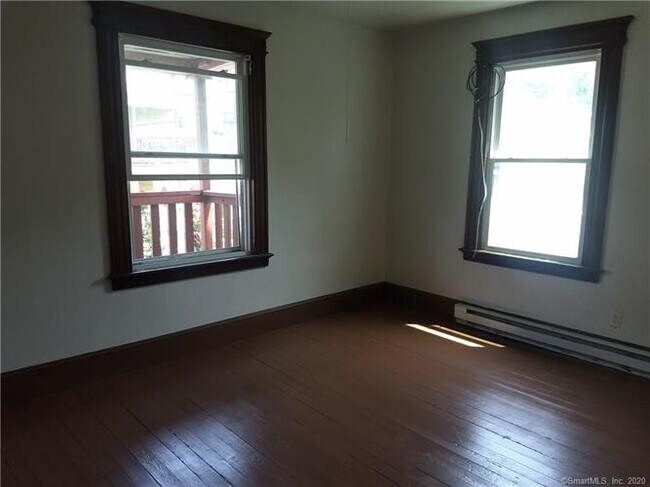 Building Photo - 206-208 Lounsbury St