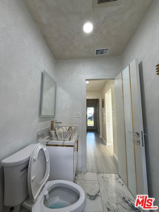 Building Photo - 674 Estelle Ave