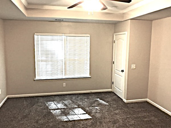 Building Photo - 1544 Bradley Blvd