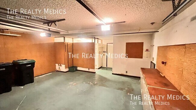 Building Photo - 10207 Comfort Cir