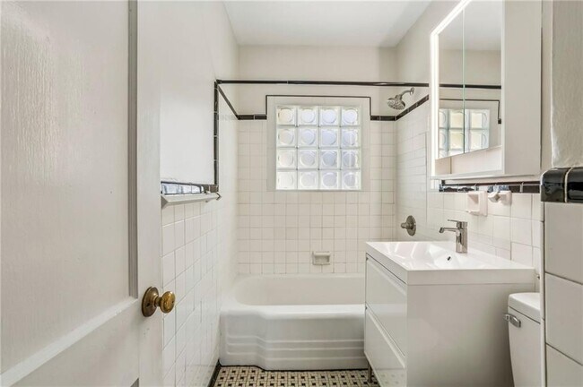 Building Photo - 1304 Conway Rd