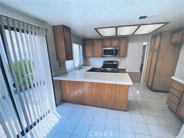 Building Photo - 7 Flaxwood