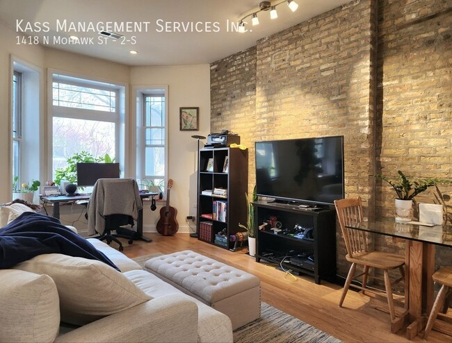 Primary Photo - 1418 N Mohawk St