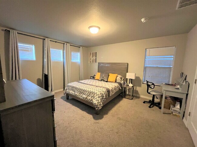 Building Photo - Nearly New 3 Bedroom with Loft Home at Enclaves At Mountain Vista Ranch