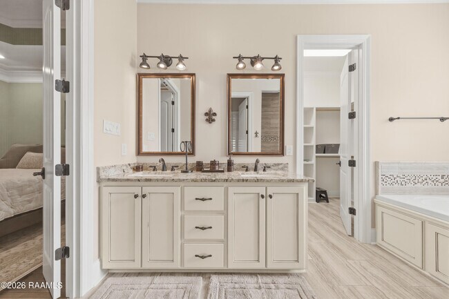 Building Photo - 117 San Sebastian Dr