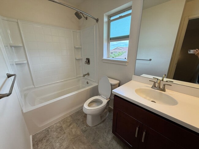 Building Photo - AULU at Hoopili 3 bedroom 2.5 bath home wi...