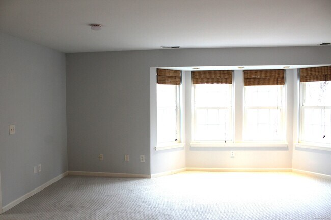 Building Photo - 38 Woodhill Rd