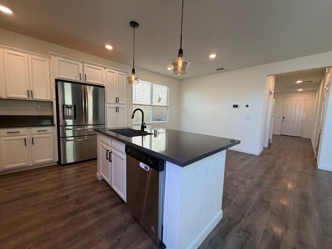 Building Photo - Beautiful 3-Bedroom Home in Anatolia