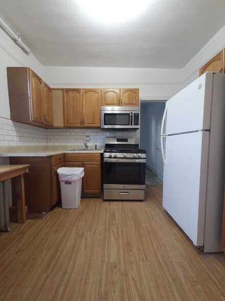 Building Photo - 209 Saint Marys Ave