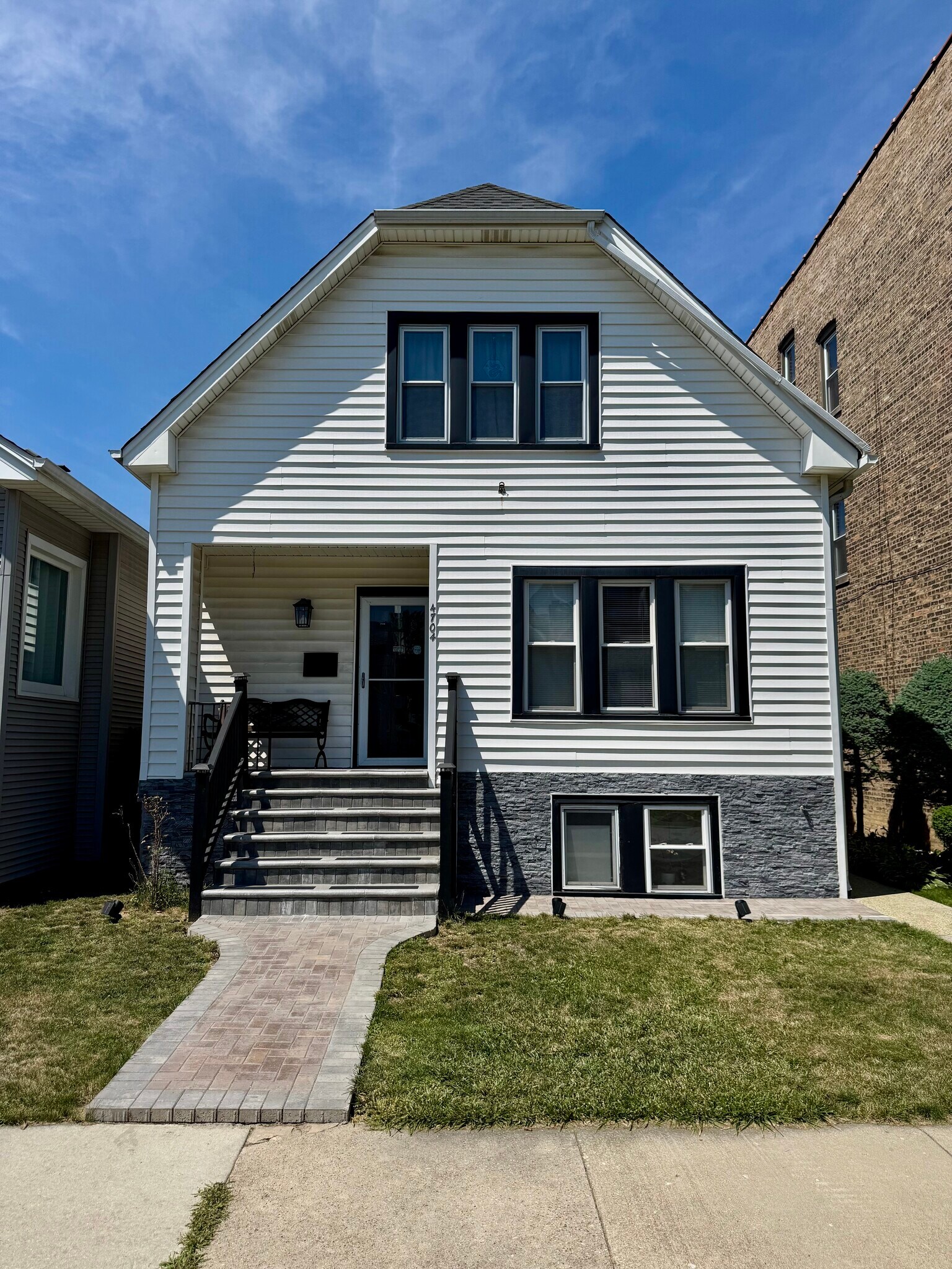 Outside view of property - 4704 W Waveland Ave
