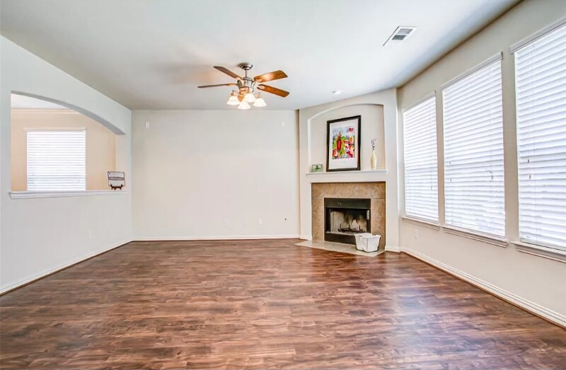 Building Photo - 1208 Shamrock Dr