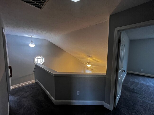 Building Photo - Beautiful 4 Bedroom and 2.5 Bath Home