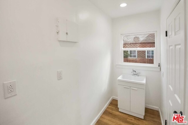 Building Photo - 1851 W 81st St