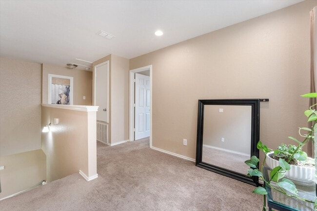 Building Photo - Easy Living on Amber Ledge