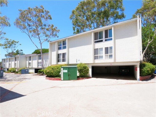 Building Photo - 822 Camino Real