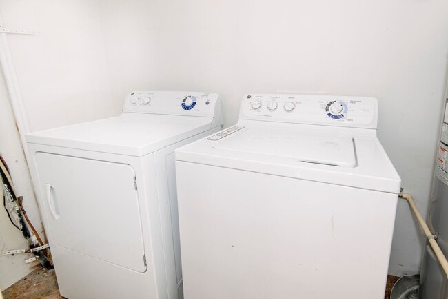 Building Photo - 3 Bedroom Ranch Style Home Just Minutes From Downtown Raleigh!