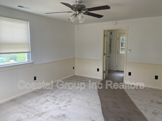Building Photo - 1632 Janke Rd
