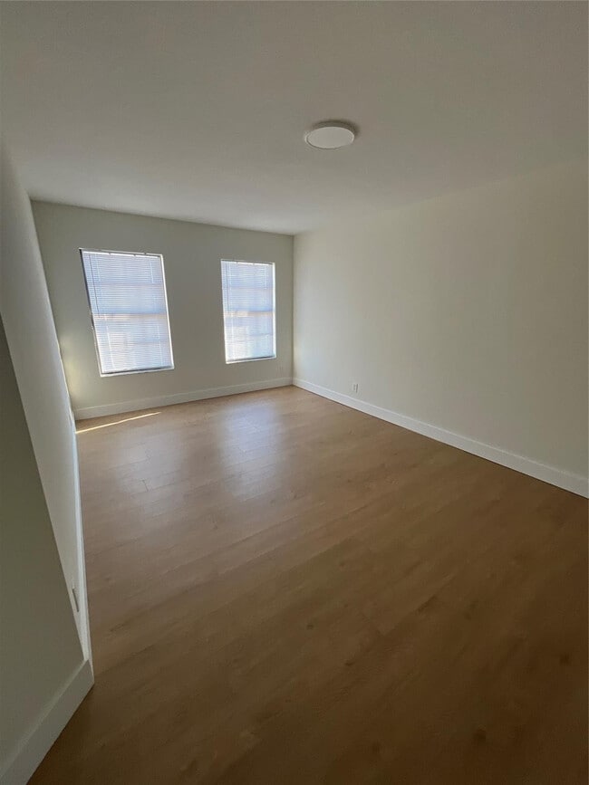 Building Photo - 5038 NW Coventry Cir