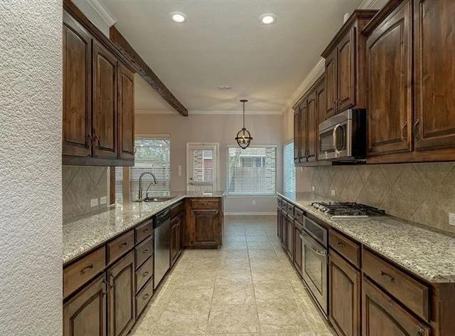 Building Photo - 2817 Pioneer Dr