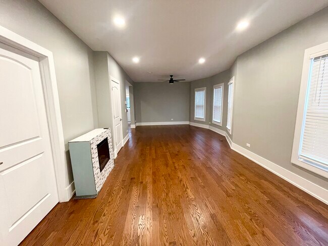 Building Photo - 604 Clement St