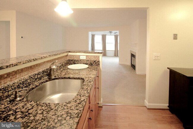 Building Photo - 3801 Ridge Knoll Ct