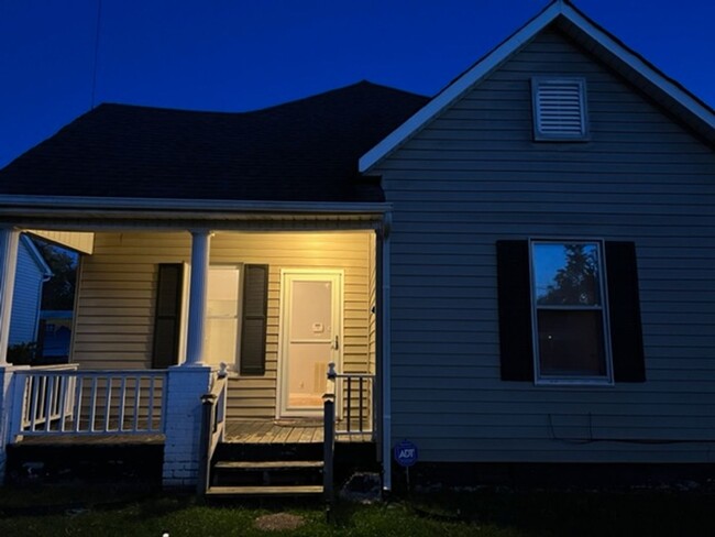 Building Photo - Knoxville 37917 - 2 bedroom, 2 bath home -...