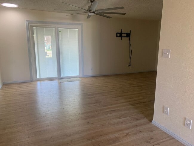 Building Photo - 3 Bedroom 2 Bath in country coming soon