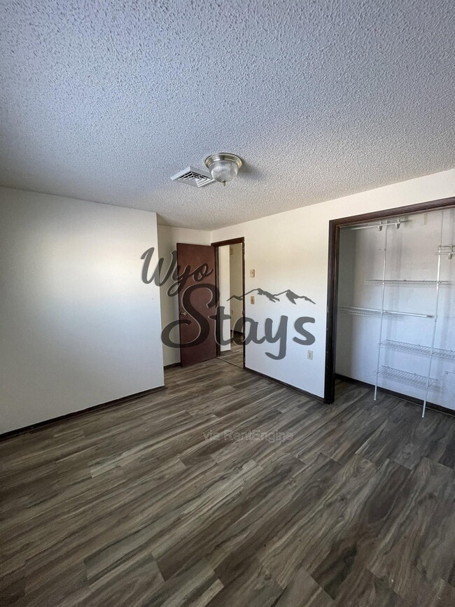 Building Photo - 2 Hawk Ln
