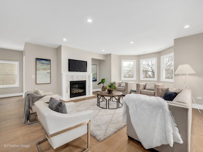 Building Photo - 608 W 55th St