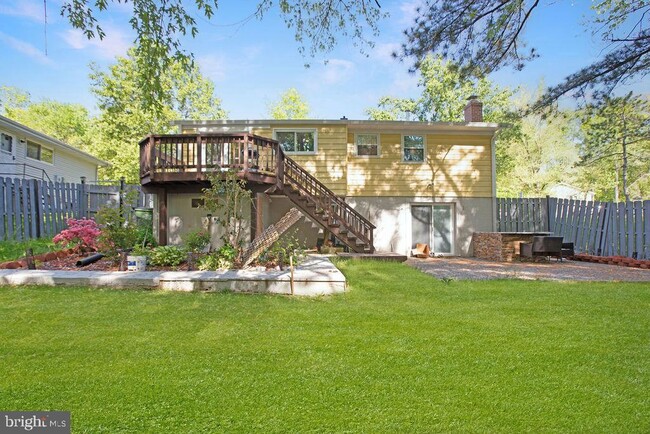 Building Photo - 12611 Valleywood Dr