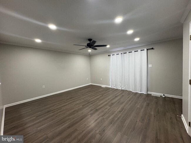 Building Photo - 105 Braeburn Dr