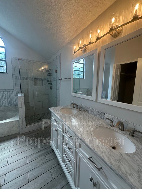 Building Photo - 2867 Lantana Lakes Dr W