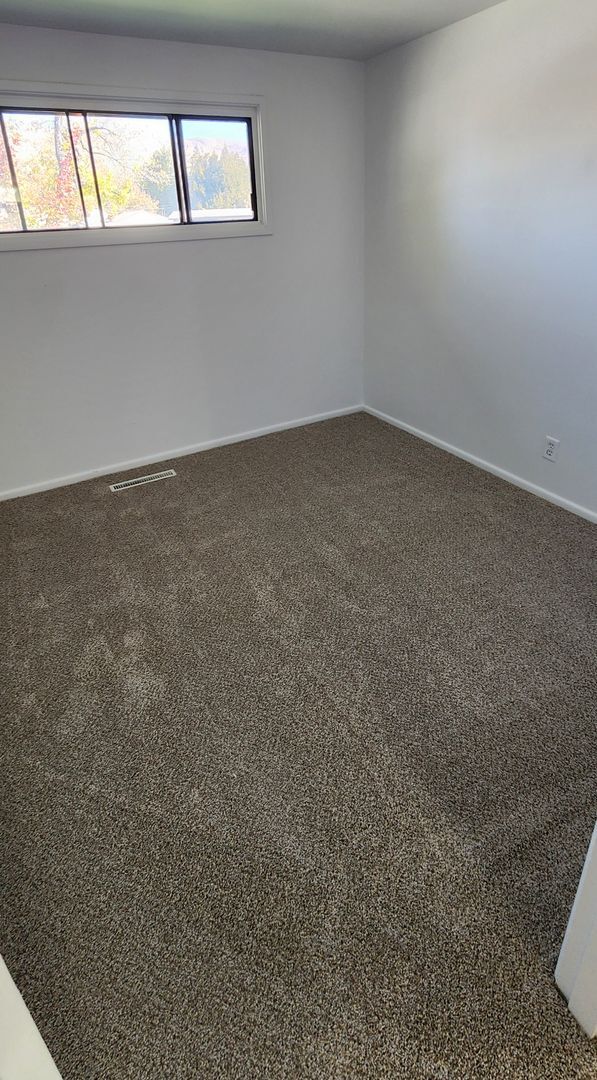 Building Photo - Beautiful Updated 4 Bedroom Home with Large Fenced Yard!