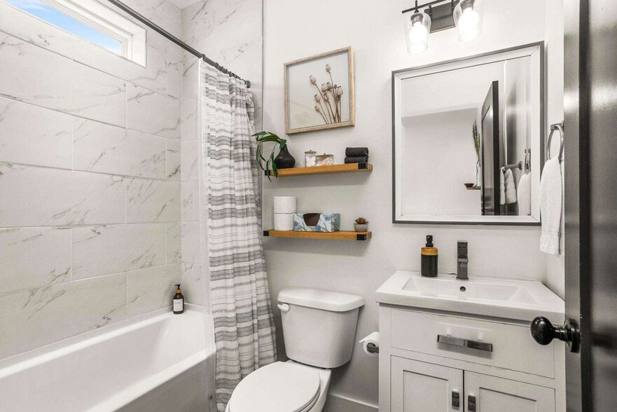 Building Photo - 4908I Delaware Ave