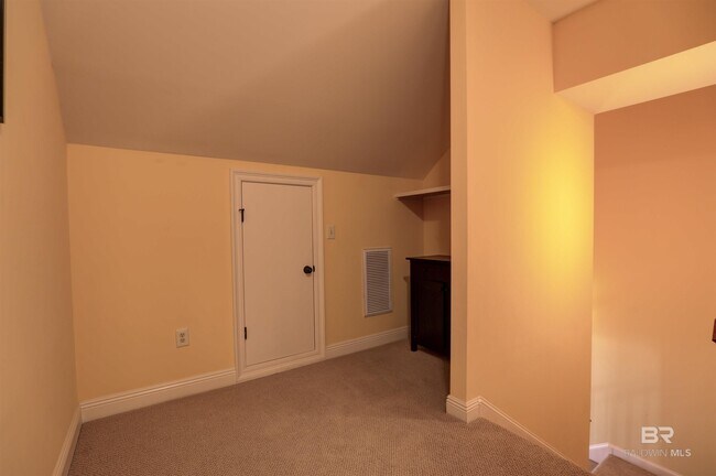 Building Photo - 119 Kensington Ct