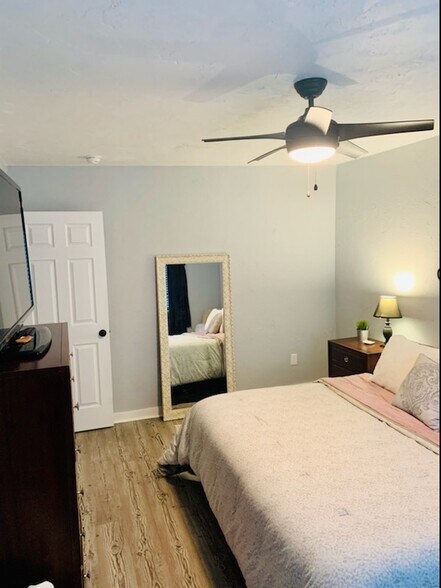 Building Photo - 110 Handler St