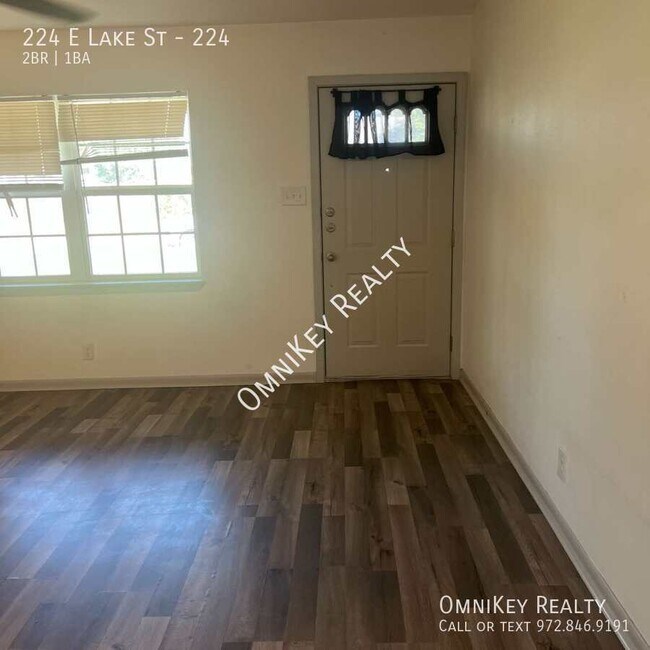 Building Photo - 224 E Lk St