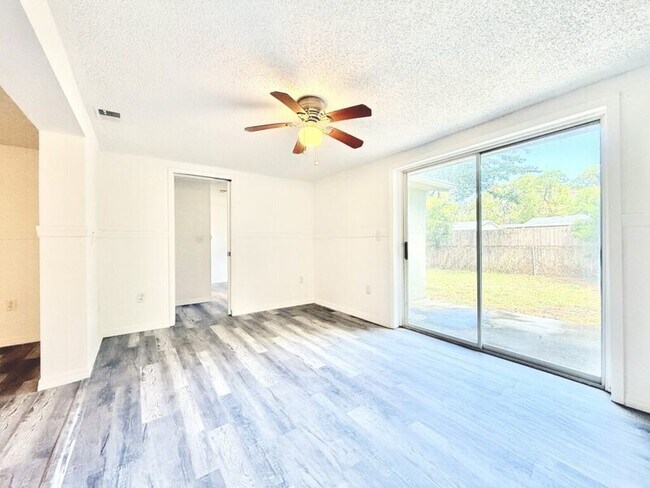 Building Photo - 5707 Quist Dr