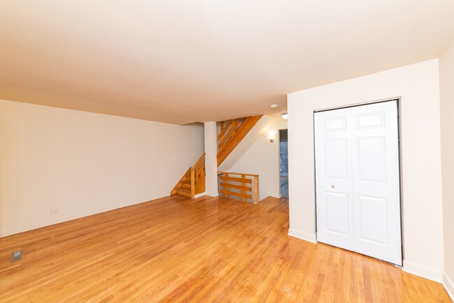 Building Photo - 820 N Milwaukee Ave