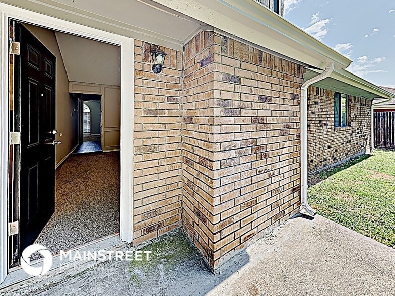 Building Photo - 808 Crystal Creek Ln