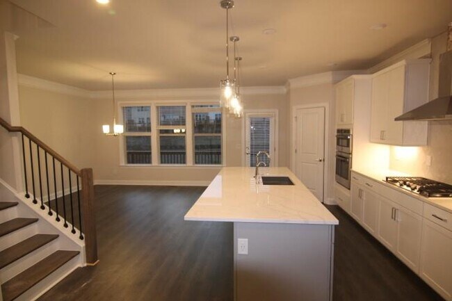 Building Photo - 1329 Rosen Rd