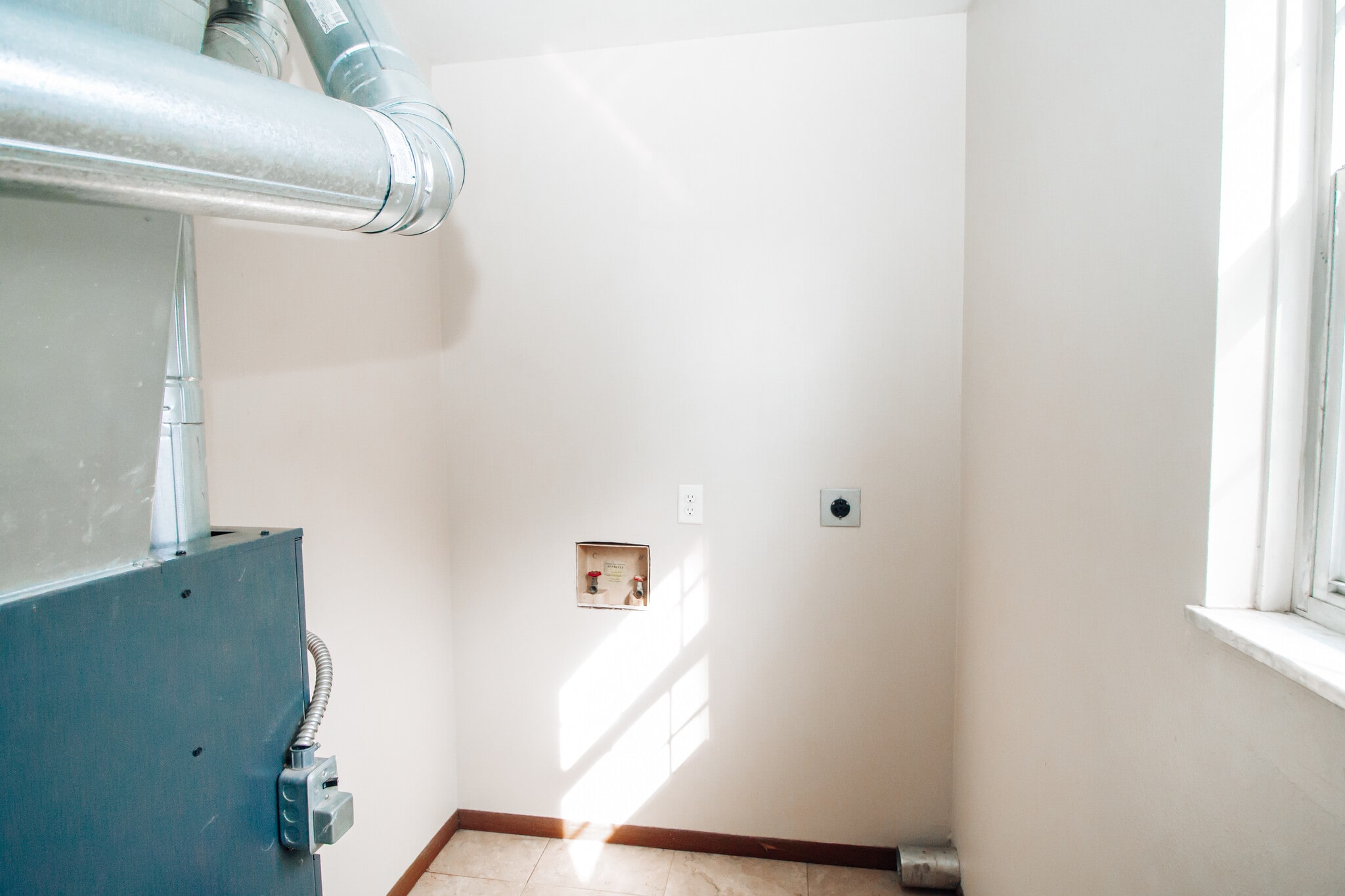 Building Photo - 653 Williamsville Ave